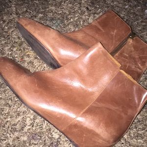 Nice wedged heal ankle high boots